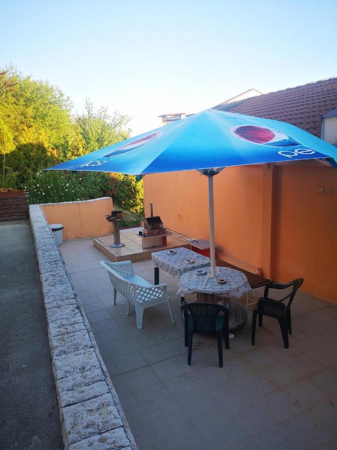 Apartamento Complex Karia IV Kavarna Exterior foto