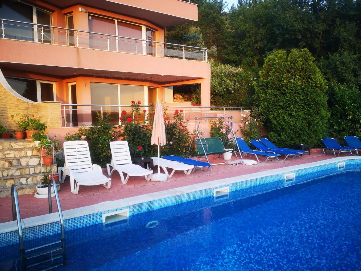 Apartamento Complex Karia IV Kavarna Exterior foto