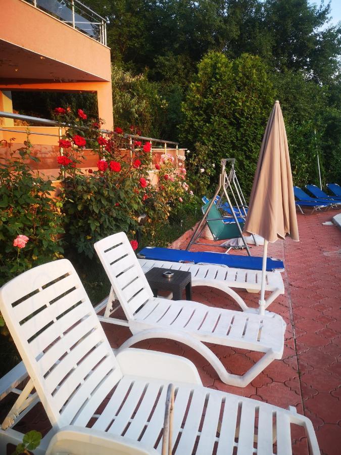 Apartamento Complex Karia IV Kavarna Exterior foto