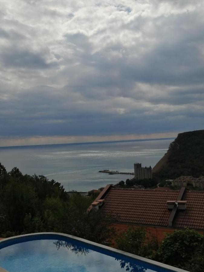 Apartamento Complex Karia IV Kavarna Exterior foto