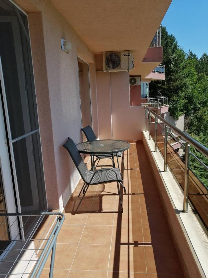 Apartamento Complex Karia IV Kavarna Exterior foto