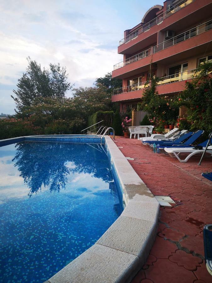 Apartamento Complex Karia IV Kavarna Exterior foto